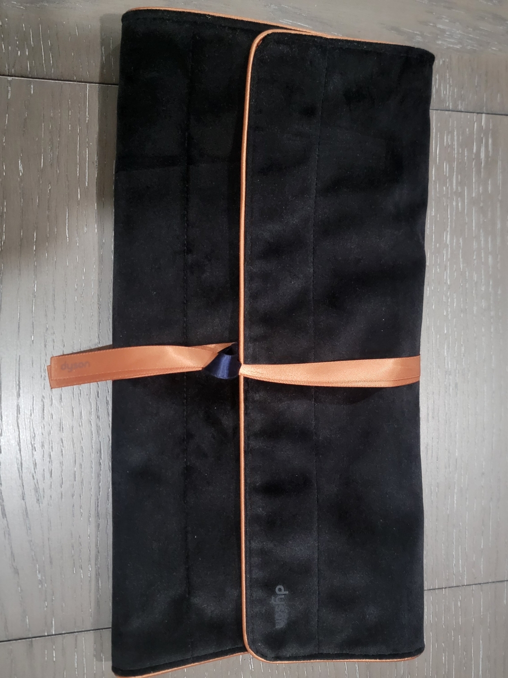 Dyson Black Travel Roll with Tan Trim